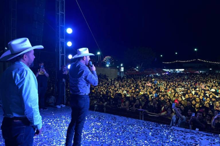 Clausuran con éxito el Teatro del Pueblo de la Expo Ganadera Sinaloa 2025 tras diez días de música, tradición y convivencia familiar