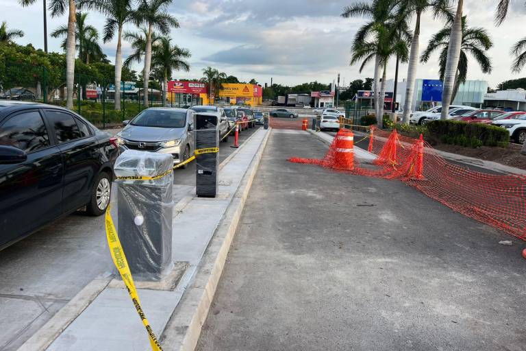Costco Culiacán comenzará a cobrar estacionamiento; colocan plumas de acceso