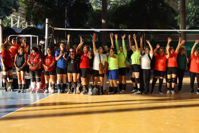 Con fiesta de colores, se inaugura el Encuentro Euforia Leyendas de Voleibol