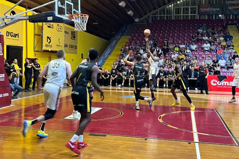 Rayos de Hermosillo ‘apaga’ a Caballeros de Culiacán en el Parque Revolución