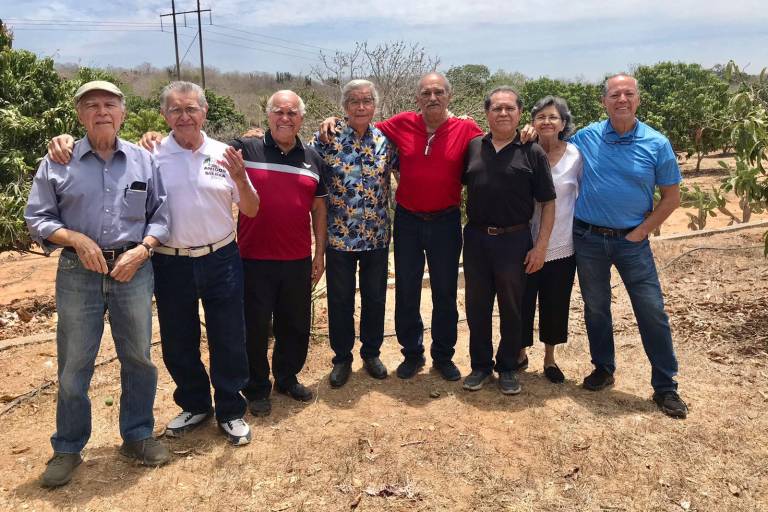 Disfrutan de su primera reunión anual los hermanos Niebla Álvarez