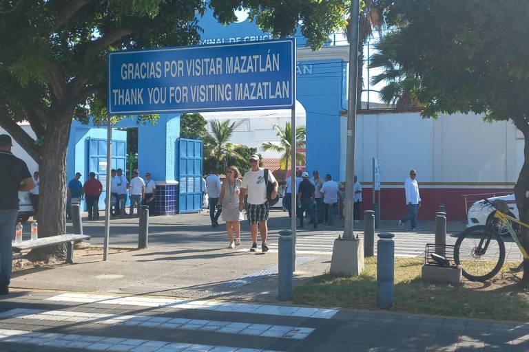 Llega a Mazatlán el crucero Royal Princess con casi 5 mil visitantes