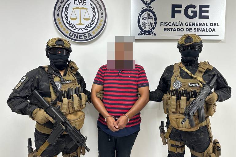 Arrestan a hombre por incendio intencional de automóvil en Culiacán