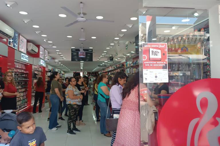 Aprovechan en Mazatlán las rebajas de ‘El Buen Fin 2025’