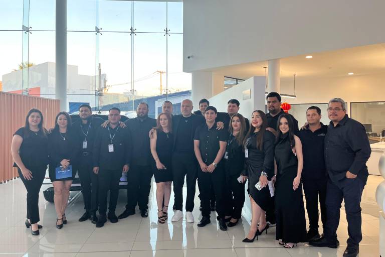 Admiran clientes las nuevas unidades que presenta Changan Culiacán