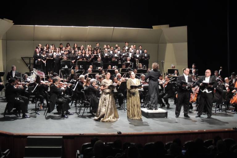 La OSSLA, coros y solistas participan en el concierto Un canto por la Paz.