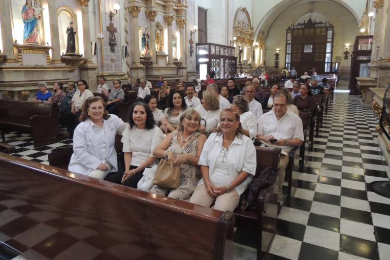 Celebran ex alumnos de la Facultad de Odontología su 40 aniversario