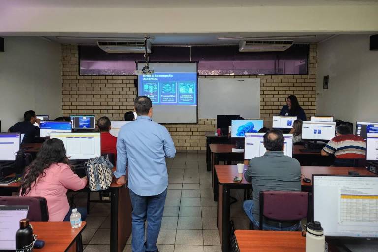 ¡Vanguardia educativa! Con más de 660 docentes capacitados, la UAS alista la implementación del proyecto Bimodalidad 50/50 para el ciclo 2026-2027