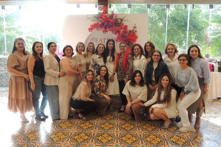 Celebran los 72 años de Beatriz Elizabeth Félix Tamayo