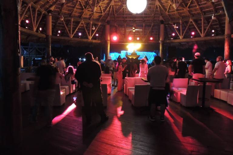 Gozan a ritmo del ‘Praia Tropical Fest’ en La Marina Isla Cortés