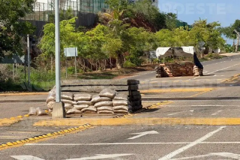 El punto de revisión militar quedó abandonado tras el retiro del Ejército en la zona de Cerritos, Mazatlán.