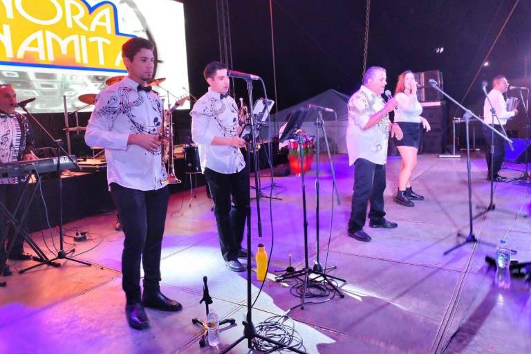 El Teatro del Pueblo se convierte en una gran pista de baile