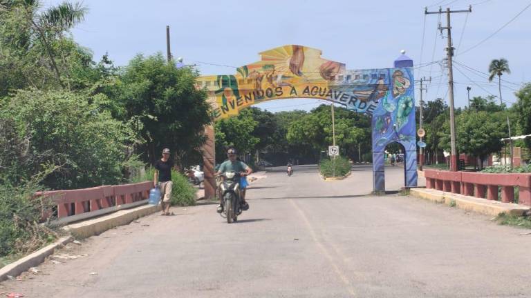 Luego de más de seis horas de despliegue de elementos federales, la sindicatura de Agua Verde recuperó su actividad cotidiana.