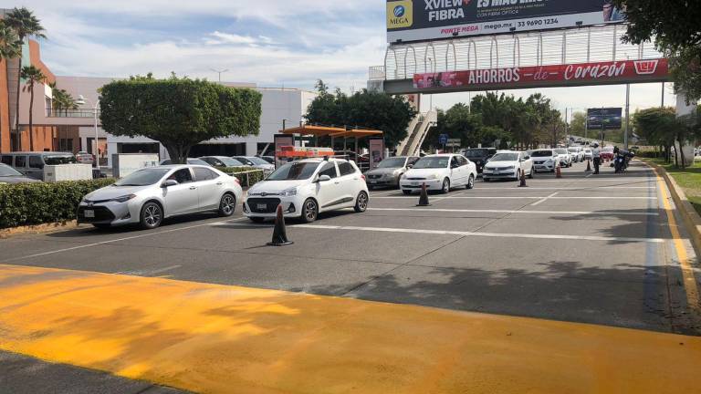 El paso peatonal en el bulevar Enrique Sánchez Alonso fue instalado después de dos accidentes que se dieron en la zona, en los que dos mujeres perdieron la vida.