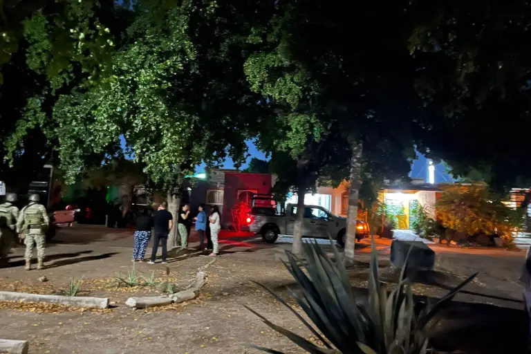 Hombres armados irrumpen en una vivienda y privan de libertad a un hombre en el sector Bugambilias de Culiacán