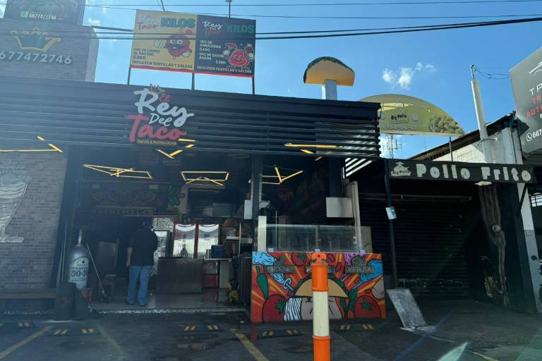 Civiles intentan incendiar taquería en colonia Tierra Blanca, en Culiacán