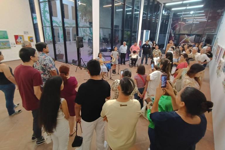 Entre relieves de colores vivos, inauguran ‘Nuestro arte en tus manos’