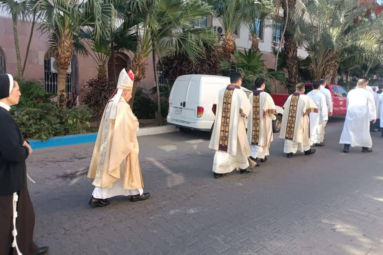 Convoca Obispo de Mazatlán a fieles a participar este lunes en la Procesión por la Paz