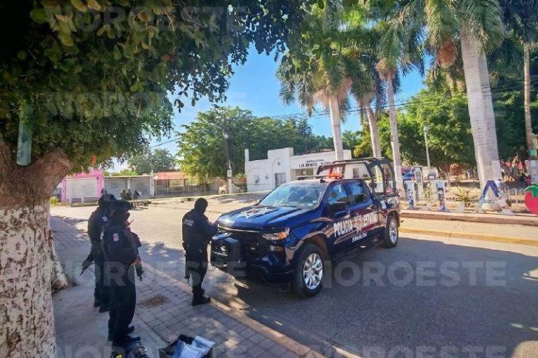 Asesinan a hombre frente a la Sindicatura de Villa Juárez; una mujer resultó herida