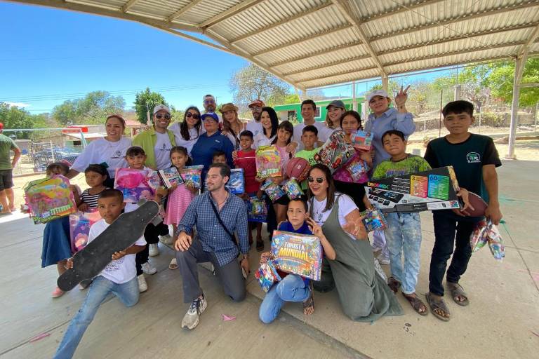 Lleva ‘Cadena de Amor’ alegría a más de 2 mil niños en comunidades indígenas