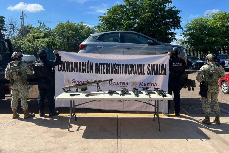 Aseguran 9 armas y esperan orden de cateo en vivienda asegurada de Stanza Cantabria, en Culiacán