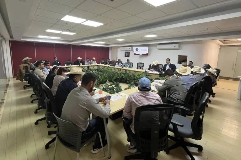 Productores presionan; exigen ajustes de última hora a la Ley de Aguas y advierten que defenderán los volúmenes de agua