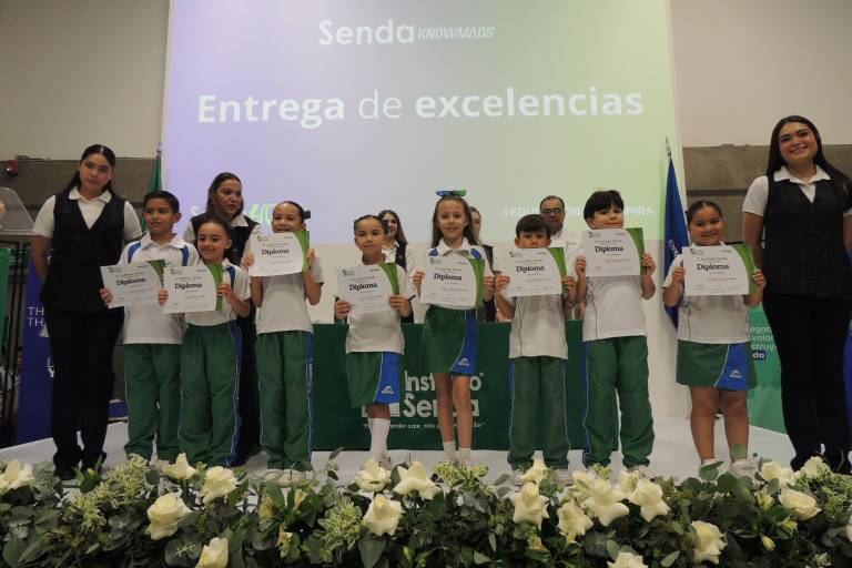 Entrega el Instituto Senda excelencias académicas
