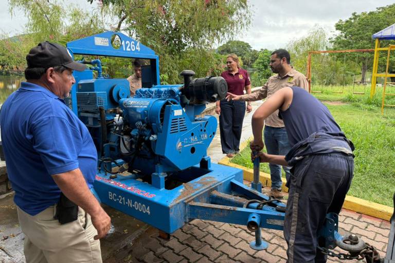 Realiza Alcaldesa de Rosario recorrido por zonas afectadas por las lluvias