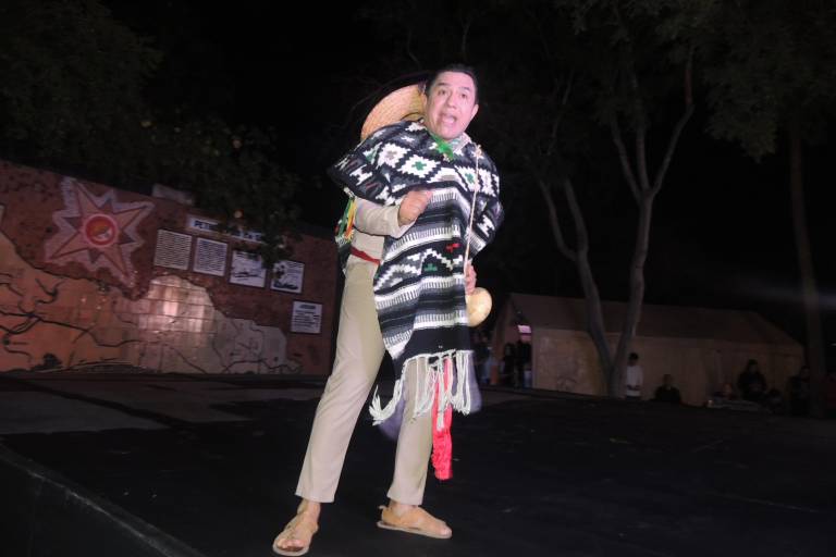 Disfrutan con danza de un recorrido por las tradiciones decembrinas de México