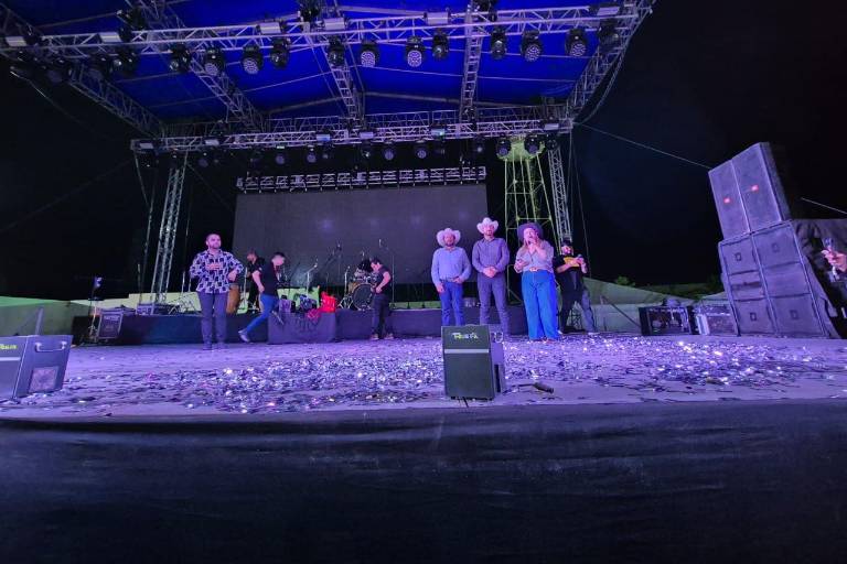 Clausuran con éxito el Teatro del Pueblo de la Expo Ganadera Sinaloa 2025 tras diez días de música, tradición y convivencia familiar