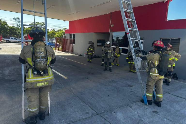 Se preparan Bomberos de Mazatlán para atender posibles incendios de estructuras en el mes de diciembre