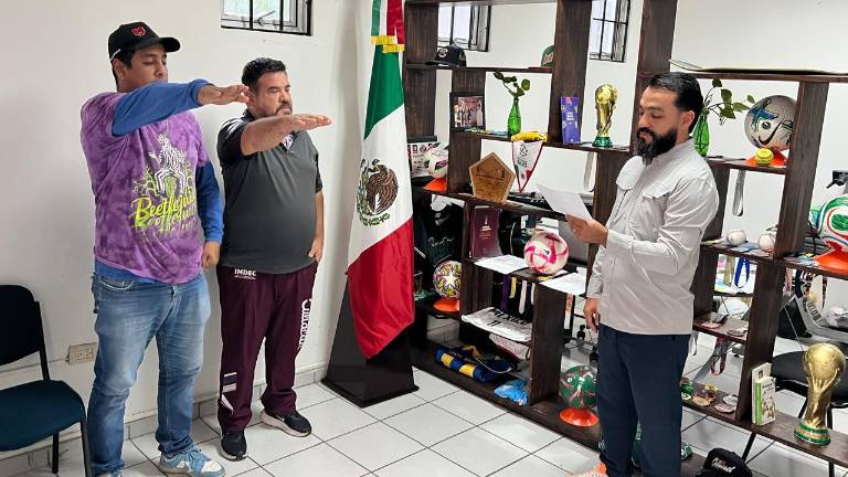 El Comité Municipal de Boxeo rinde protesta.
