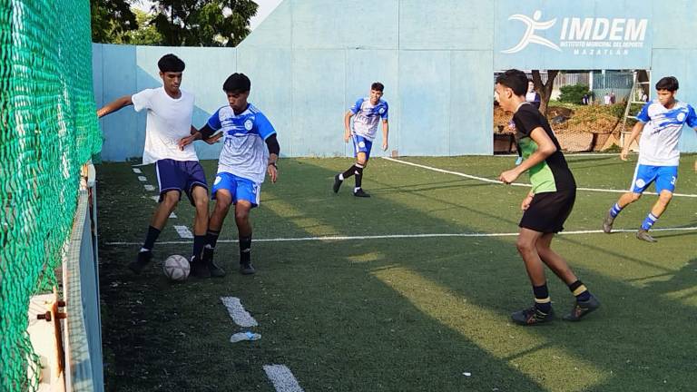 El Furamaz albergó una jornada más de la Liga Estudiantil Municipal de Futbol Rápido.