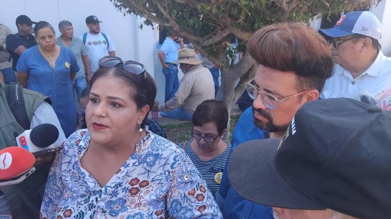 Personal de la UAS se manifiesta en Mazatlán en rechazo de la reingeniería financiera.