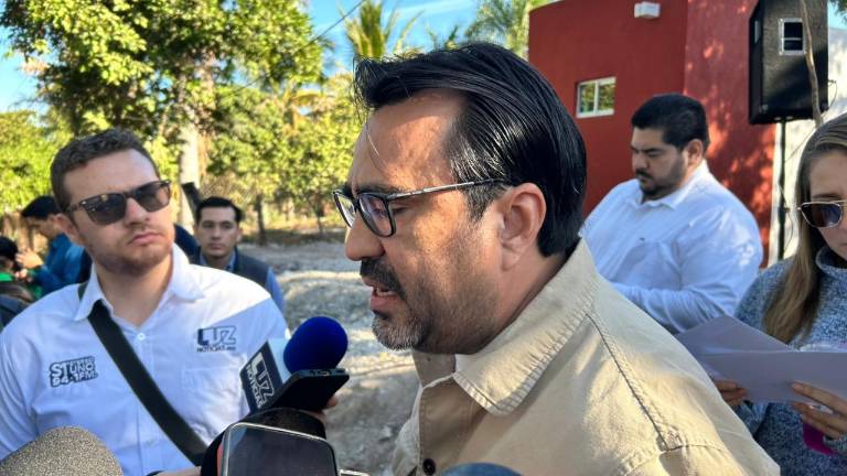 El Alcalde de Culiacán Juan de Dios Gámez Mendívil explica el destino de los recursos presupuestados para centros de rehabilitación.