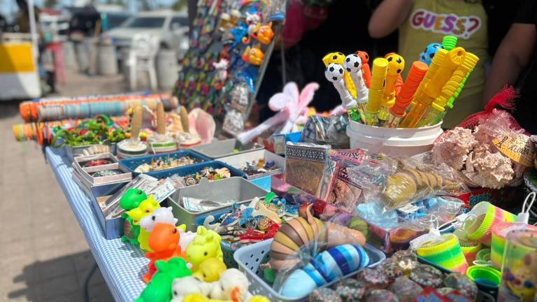 Con las vacaciones de Semana Santa, comerciantes de Altata esperan con cautela la llegada de visitantes.