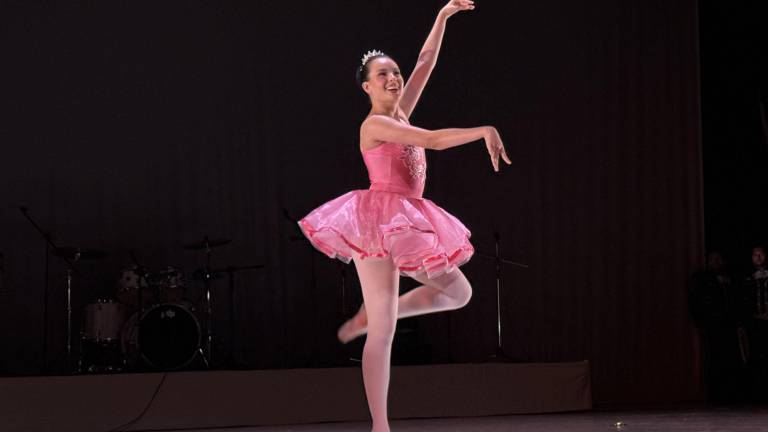 La delicadeza y elegancia del ballet, a cargo del maestro Robert Spin, se hizo presente con ‘El despertar de la primavera’.