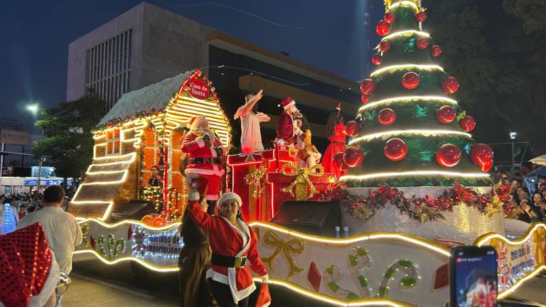 El concepto de este 2025 fue “Un Regalo de Paz”, con la intención de cada contingente de llevar un mensaje positivo, de unión, esperanza y amor a los asistentes.