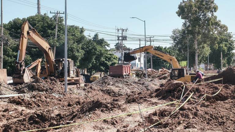 Antonio Menéndez informó que se dividieron por equipos para atender los reportes de manera más eficiente.