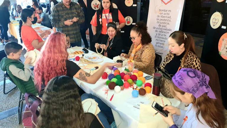 El colectivo Bordamos de Corazón convoca a la exposición de arte textil ‘Empodérate, mujer.
