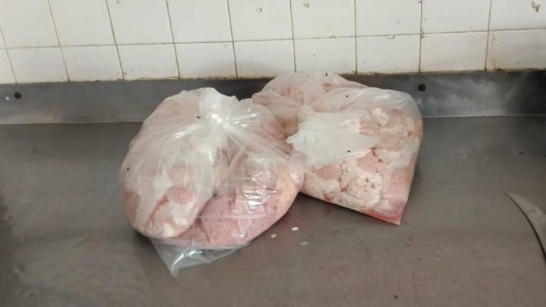 Clausura Coepriss carnicería en colonia Libertad, en Culiacán, por moscas y suciedad