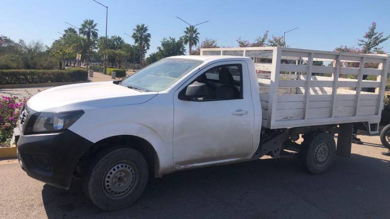 La camioneta tiene reporte de robo en Aguascalientes.