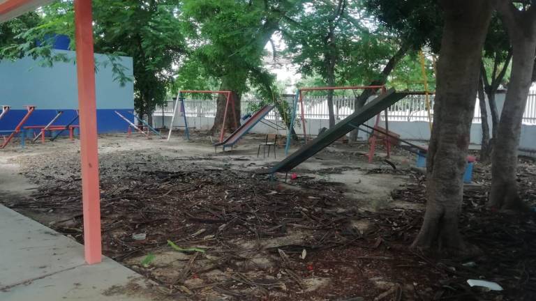 Poco avance en limpieza de escuelas en el Centro de Culiacán
