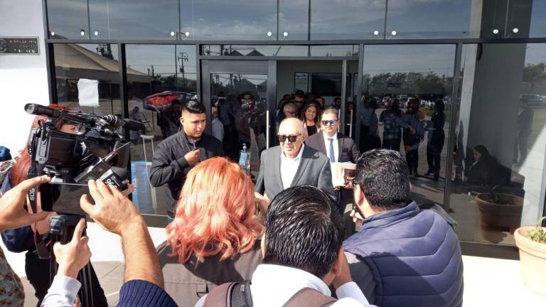 A la salida de la primera audiencia en su contra, Luis Guillermo Benítez Torres prefirió no hacer declaraciones sobre el caso.