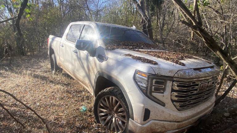 Uno de los vehículos asegurados en Sinaloa por la Secretaría de Marina.