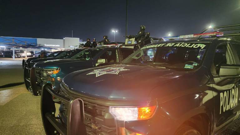 Agentes municipales, estatales y federales participan en el operativo por “El Buen Fin” en Culiacán.