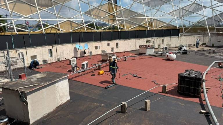 Trabajos de rehabilitación del estadio Dorados de Sinaloa, en Culiacán.