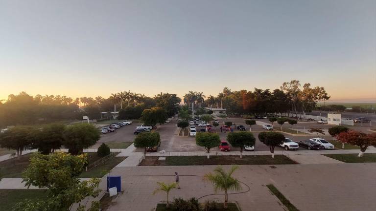 El 1 de diciembre, se informó que sólo la Facultad de Agronomía, ubicada por la carretera Culiacán-Eldorado, permanecería virtual.