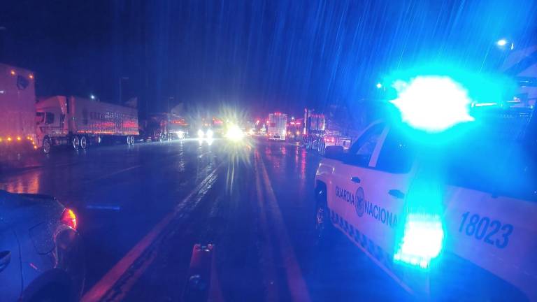 La Guardia Nacional se encuentra en la zona auxiliando a los conductores.