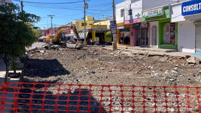 Agilizarán trabajos de rehabilitación en avenida Insurgentes, asegura Alcalde de Mazatlán
